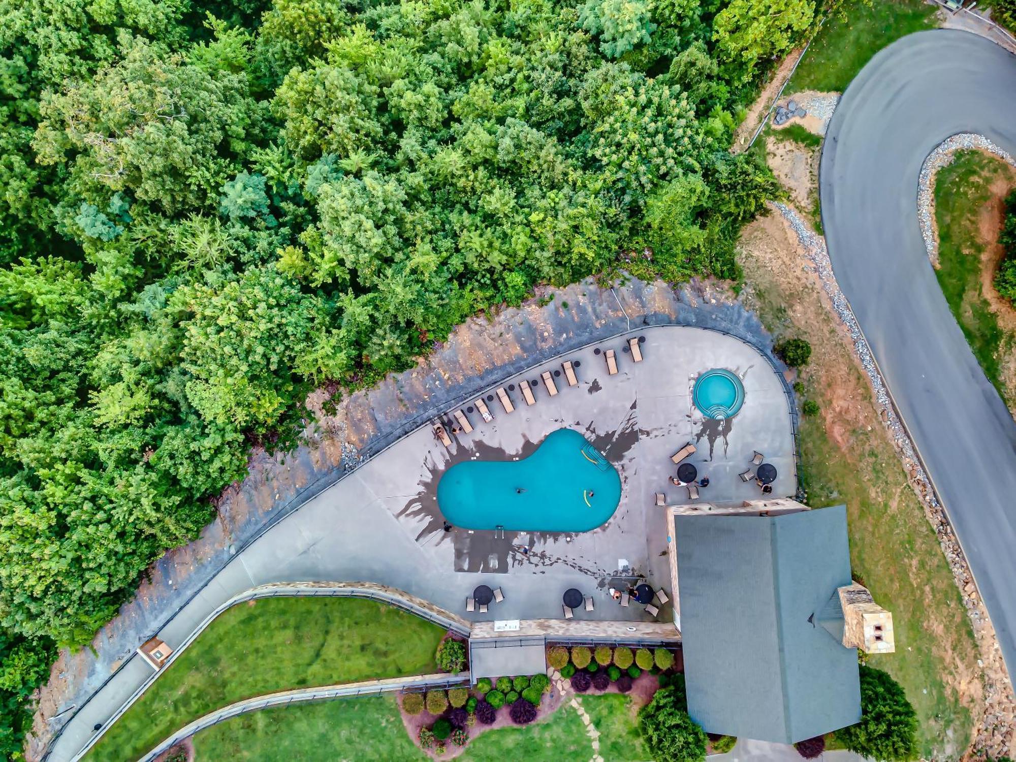 Epic Mountain Views, Hot Tub, Game Room, Sleeps 10 Sevierville Exterior foto