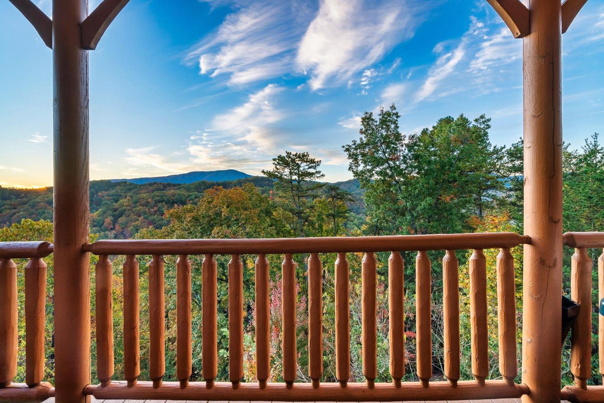 Epic Mountain Views, Hot Tub, Game Room, Sleeps 10 Sevierville Exterior foto