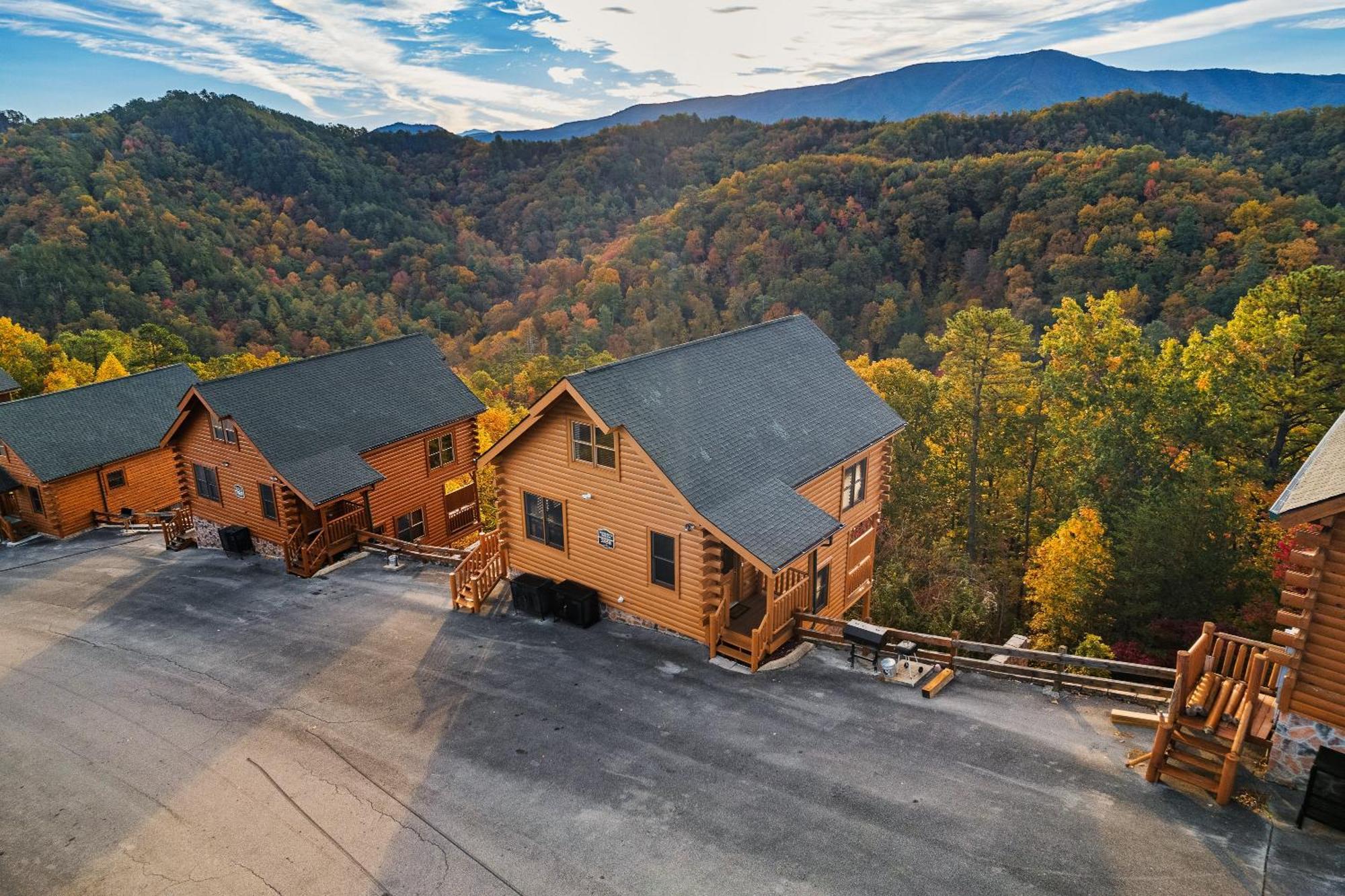 Epic Mountain Views, Hot Tub, Game Room, Sleeps 10 Sevierville Exterior foto